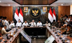 Rapat koordinasi pemerintah membahas pembengkakan titik SPPG program Makan Bergizi Gratis. Credit Foto: Foto: Detikcom