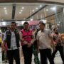 Tersangka Andri Mulyono berjalan dikawal penyidik Kejaksaan Agung setelah ditetapkan dalam kasus dugaan korupsi Program Makan Bergizi Gratis.