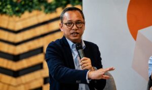 Deddy Yevri Sitorus Soroti Fungsi Pengawasan DPR Deddy Yevri Sitorus saat menyampaikan pandangan mengenai fungsi pengawasan DPR dan posisi PDI-P di luar pemerintahan.