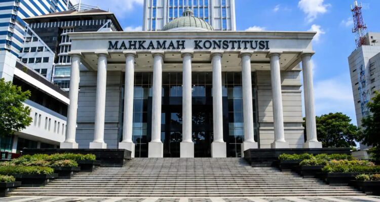 Gedung Mahkamah Konstitusi di Jakarta yang mengadili gugatan terkait penggunaan anggaran pendidikan untuk Program Makan Bergizi Gratis (MBG) dalam APBN 2026.