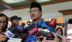 Mensos Gus Ipul Sampaikan Usulan Tambahan Anggaran Kemensos 2027 Menteri Sosial Saifullah Yusuf atau Gus Ipul menyampaikan usulan tambahan anggaran Kemensos 2027 kepada awak media di Jakarta.