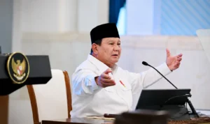 Presiden Prabowo Subianto memberikan arahan mengenai penguatan armada pelayaran nasional di Istana Kepresidenan.
