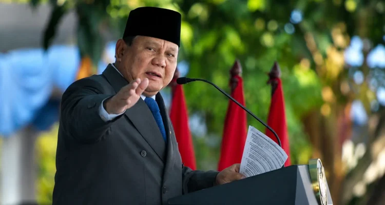 Prabowo minta kepala daerah laporkan jembatan rusak