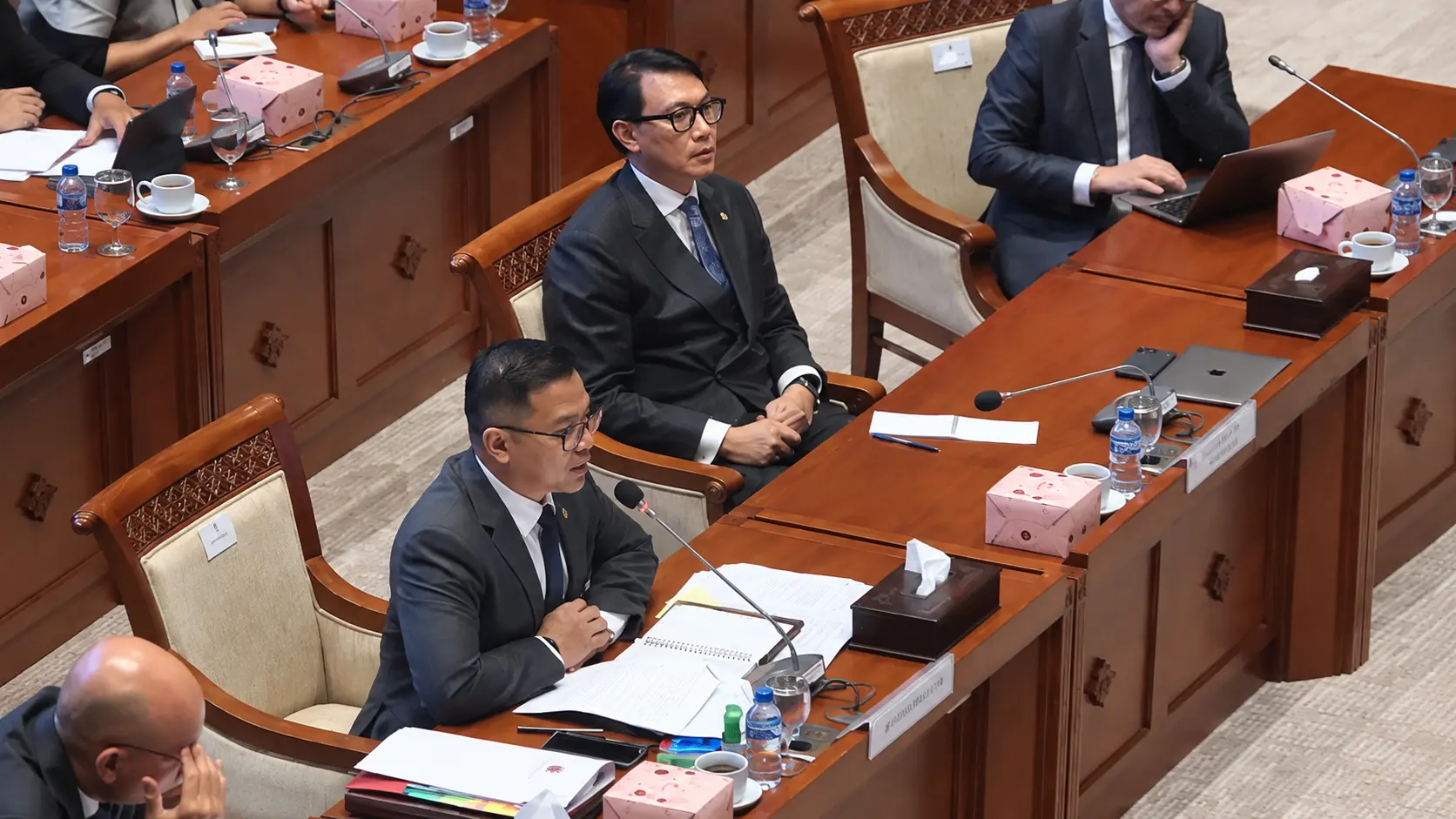 Suasana rapat DPR RI dalam pembahasan revisi UU Pemilu