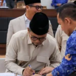 Andra Soni menandatangani kesepakatan Perubahan KUA-PPAS Banten 2026