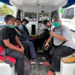 Lima jurnalis berada di dalam speedboat sebelum melakukan peliputan Gunung Anak Krakatau