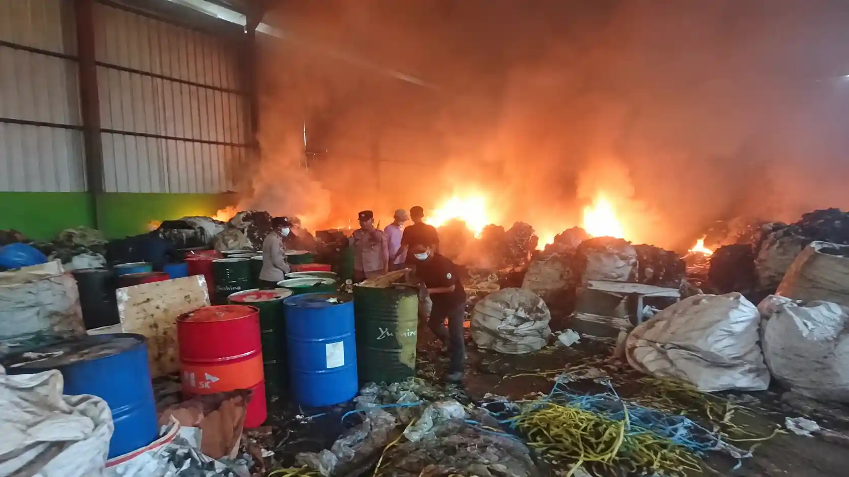 Kebakaran Gudang PT WPLI di Jawilan