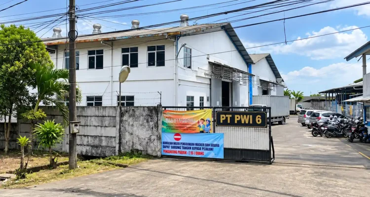 Ilustrasi kawasan pabrik PT PWI 6 terkait pemberitaan PHK pekerja di Lebak