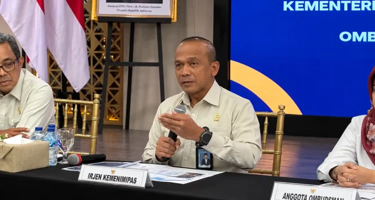Irjen Imipas Rudi Setiawan saat menjelaskan kasus Jimmy Masrin di Lapas Cibinong