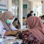 Ilustrasi pelayanan kesehatan di puskesmas saat kasus ISPA meningkat di Lebak