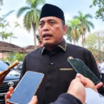 Ketua DPRD Kabupaten Serang Bahrul Ulum memberikan keterangan kepada wartawan
