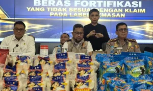 Pengungkapan Beras Fortifikasi Tidak Sesuai Label Konferensi pers pengungkapan beras fortifikasi yang tidak sesuai klaim pada label kemasan.