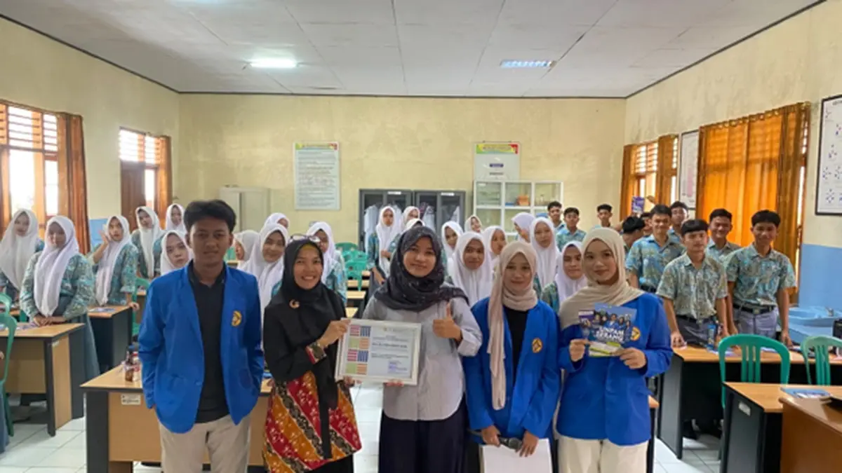 Kegiatan literasi digital UNPAM Serang bersama siswa SMAN 8 Pandeglang