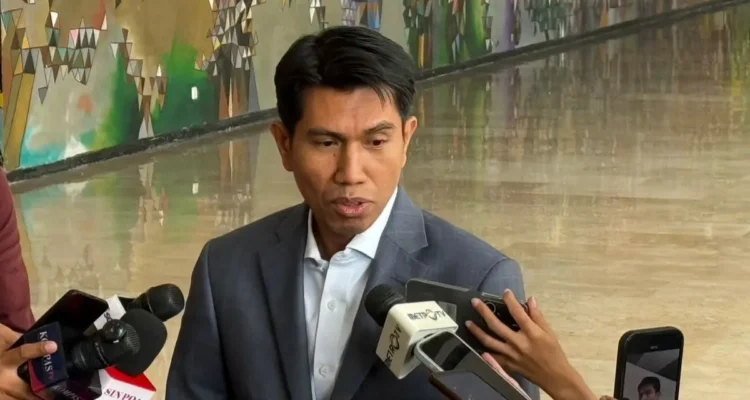 Bahtra Banong saat menyampaikan perkembangan pembahasan RUU Pemilu