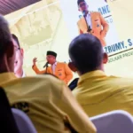 Andika Hazrumy berbicara di hadapan peserta dalam kegiatan Partai Golkar Banten.