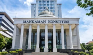 Gugatan UU Pemilu di Mahkamah Konstitusi Gedung Mahkamah Konstitusi terkait gugatan UU Pemilu oleh PBB, PPP, dan Partai Elang.