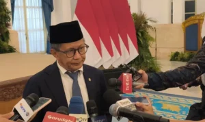 Rocky Gerung di Wantimpres Rocky Gerung memberikan keterangan setelah dilantik sebagai anggota Wantimpres
