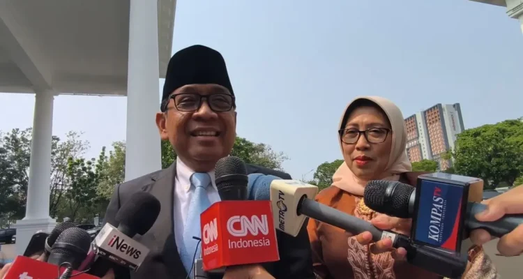 Pratikno tiba di Istana untuk menghadiri pelantikan Wantimpres