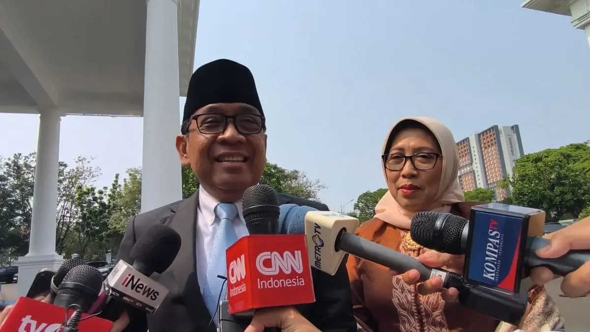 Pratikno tiba di Istana untuk menghadiri pelantikan Wantimpres